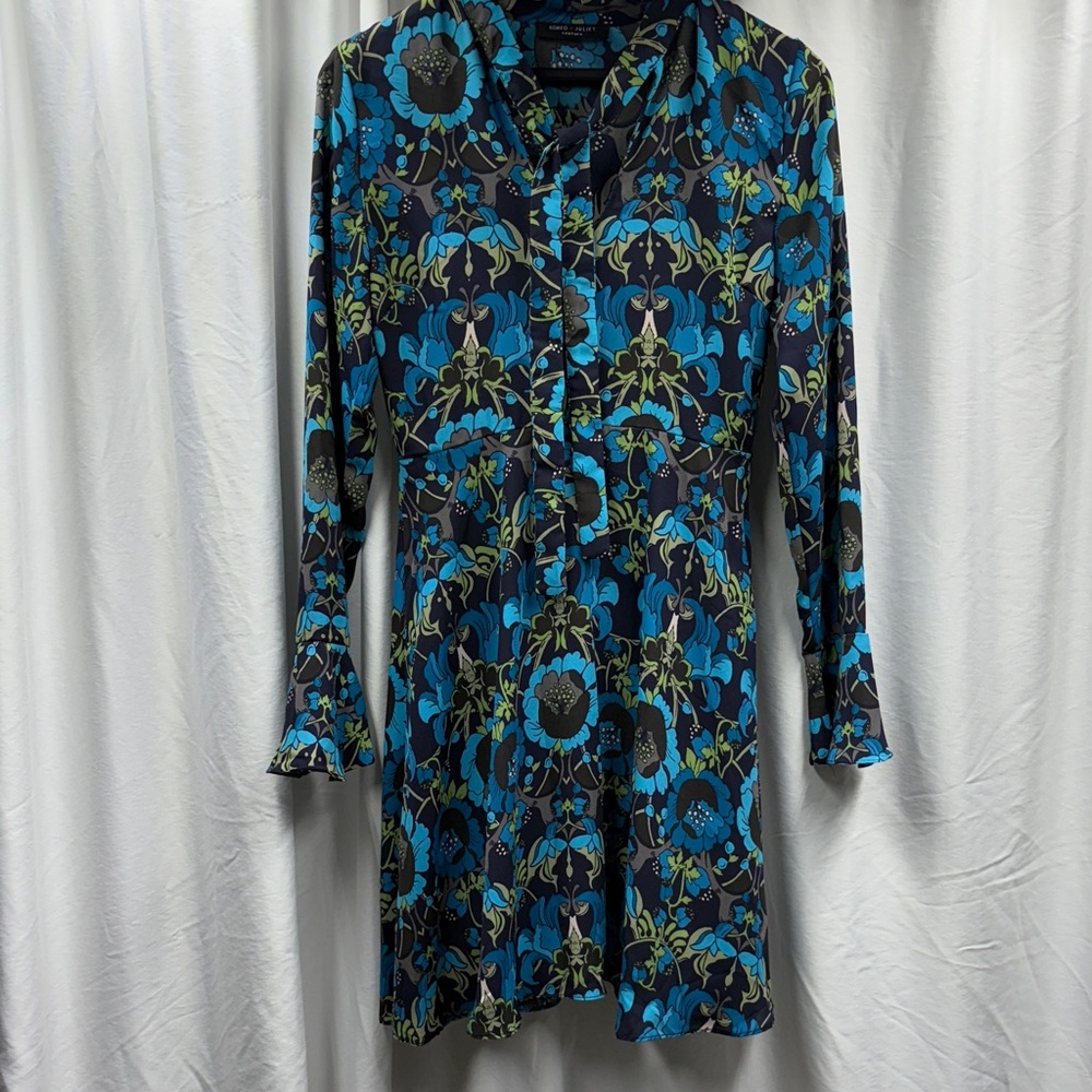 Romeo & Juliet Couture Blue Floral Long Sleeve Mini Dress -Small
